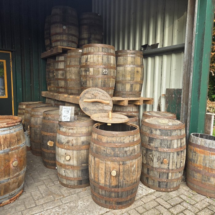 whiskey vaten 89 x 60 cm €95, Halve €49
